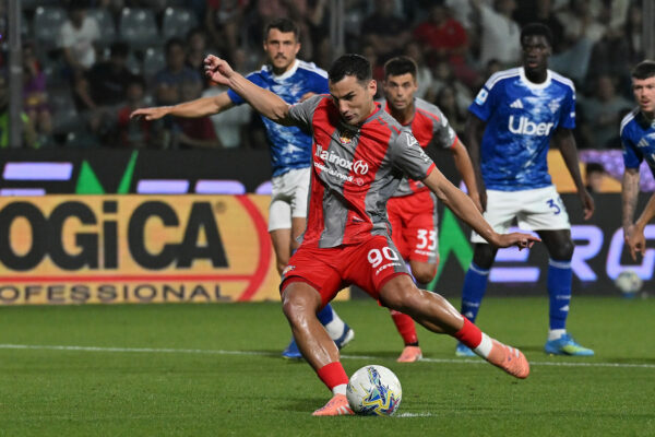 Fp Cremona 24/05/2026 - campionato di calcio serie A / Cremonese-Como / foto Fabrizio Patrucco/Image Sport 
nella foto: esultanza gol Federico Bonazzoli